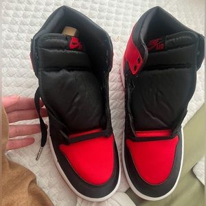 Nike Air Jordan 1 Satin Bred
